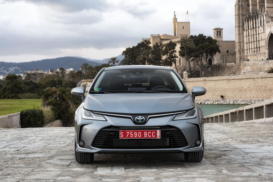  Toyota Corolla Hybrid Sedan 2019 года  (WW) (фото 14 из 25)